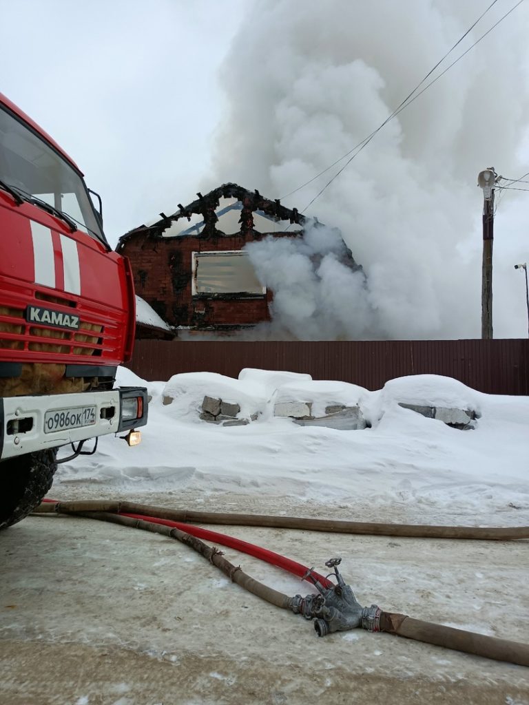 Коркинской многодетной семье нужна помощь после пожара