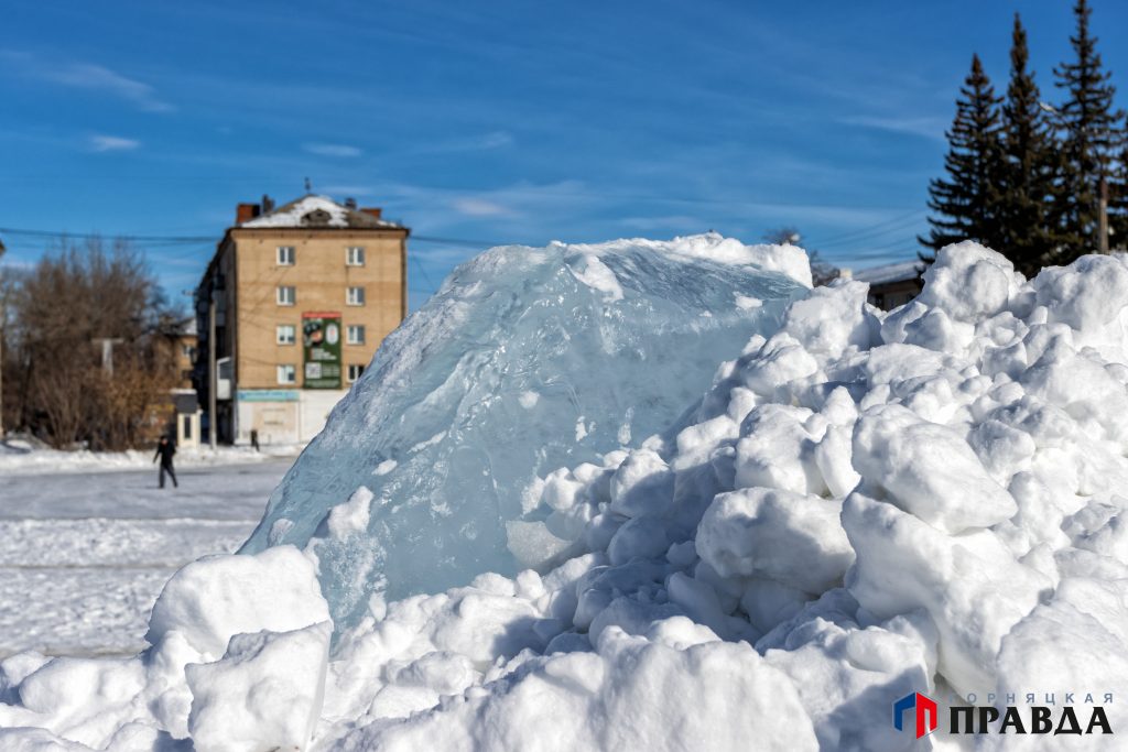 В Коркино убрали ледовый городок на центральной площади