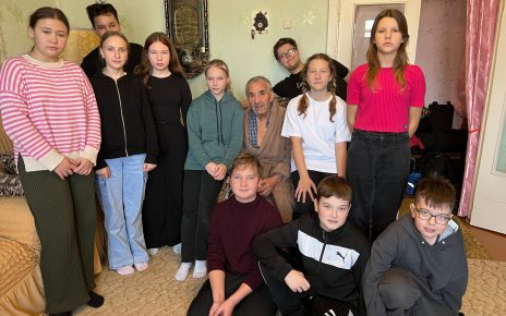Первомайские школьники побывали в гостях у Виктора Буряка, эвакуированного из Ленинграда