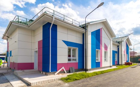 В России обновят больше 2500 детских садов и 9000 школ
