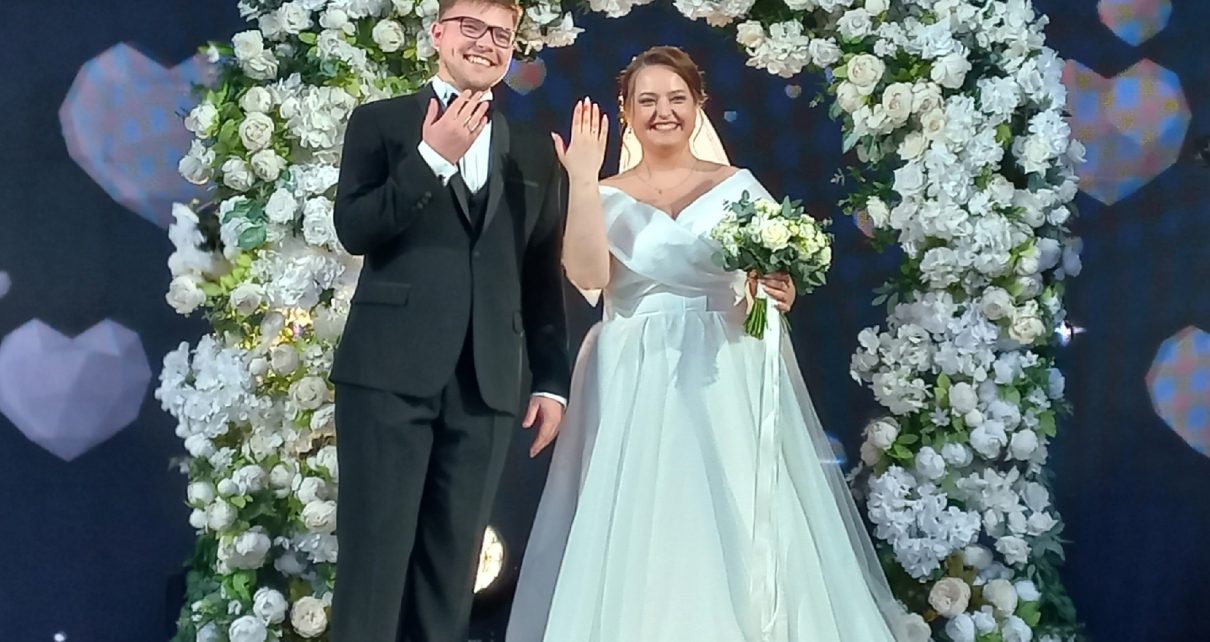 Южноуральцы Виктория Иванова и Савелий Тарасов поженились на Всемирном фестивале молодёжи