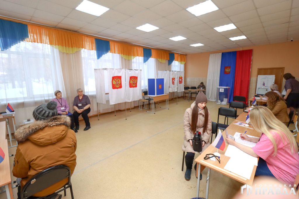 В Коркинском округе началось голосование за президента России