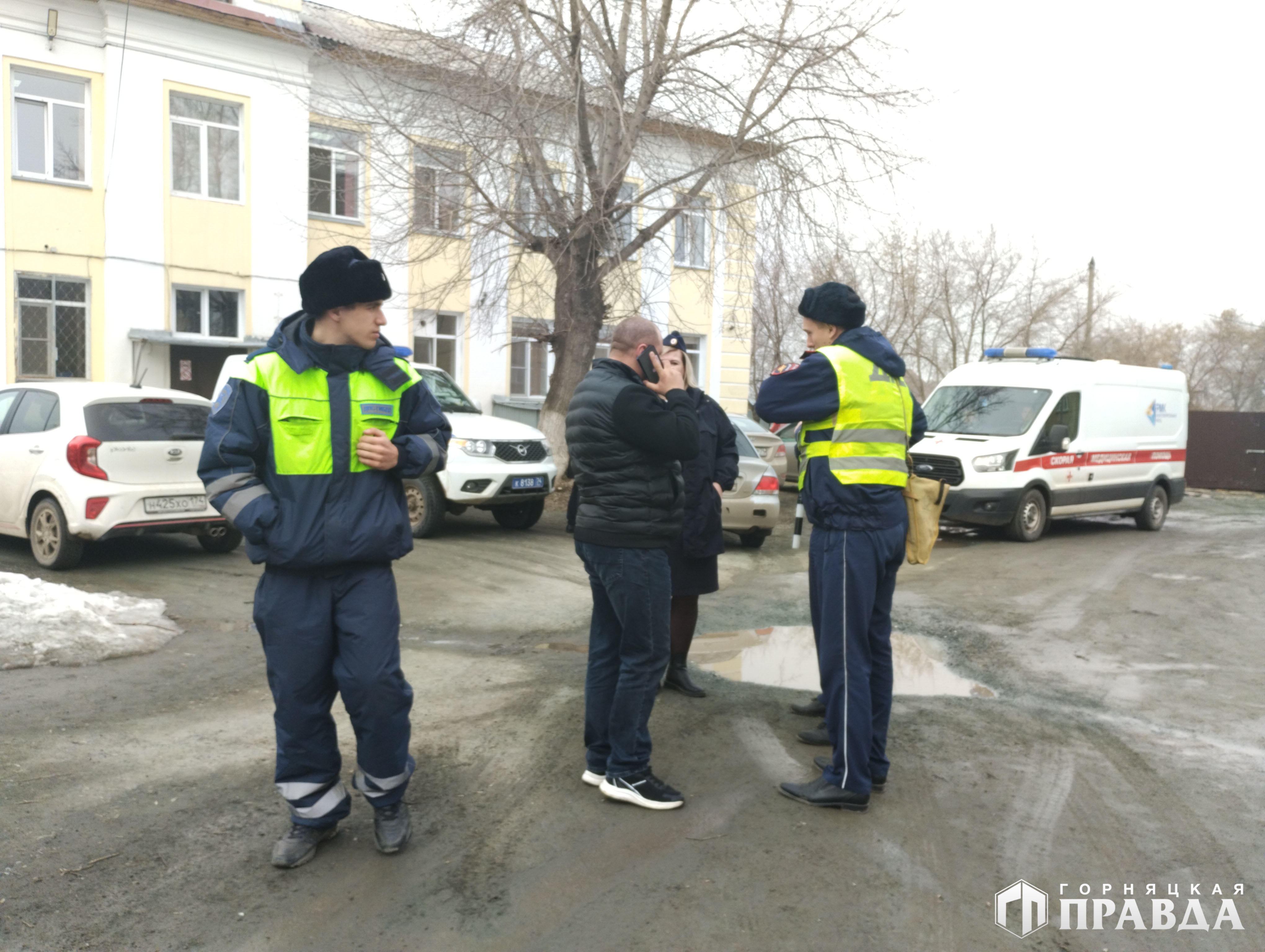 В Коркино учеников второй школы эвакуировали из-за сообщения о бомбе -  Новости Коркинского округа