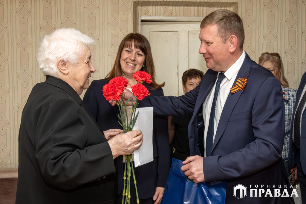 Коркинских ветеранов войны поздравили с Днём Победы