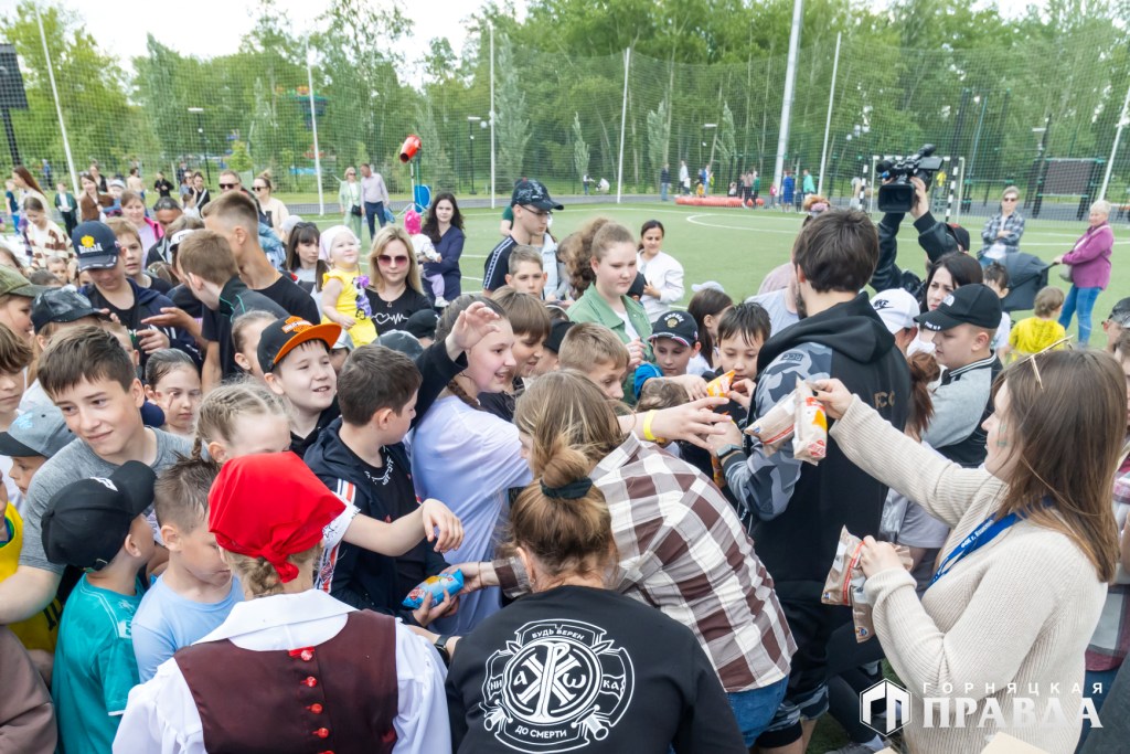 Большой праздник в День защиты детей устроили на площадке ФОКа в Коркино 