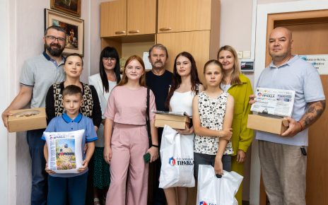 В редакции «Горняцкой правды» наградили победителей фотоконкурса «Моя семья»