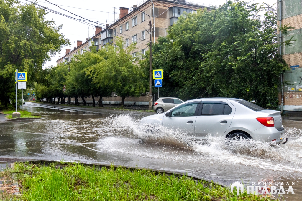 Природная стихия оставила без света и воды многих жителей Коркинского округа