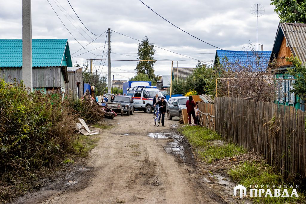 Коркинцы, пострадавшие от паводка, получают гуманитарную помощь