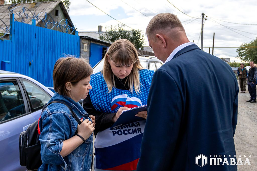 Коркинцы, пострадавшие от паводка, получают гуманитарную помощь