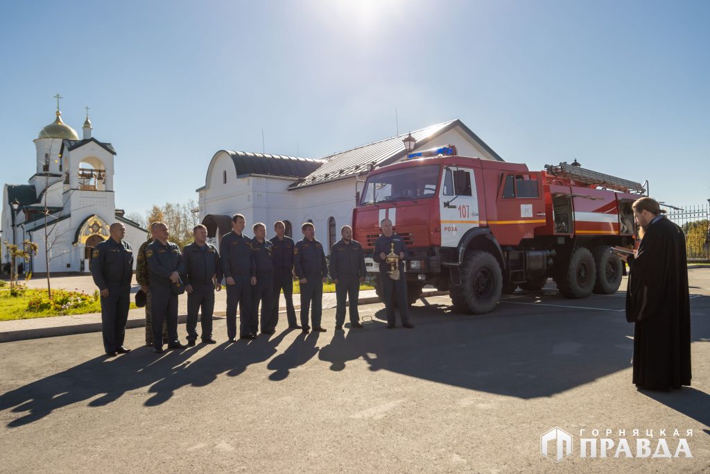 Розинские огнеборцы получили благословение от святой покровительницы