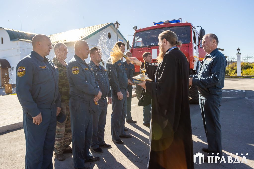 Розинские огнеборцы получили благословение от святой покровительницы