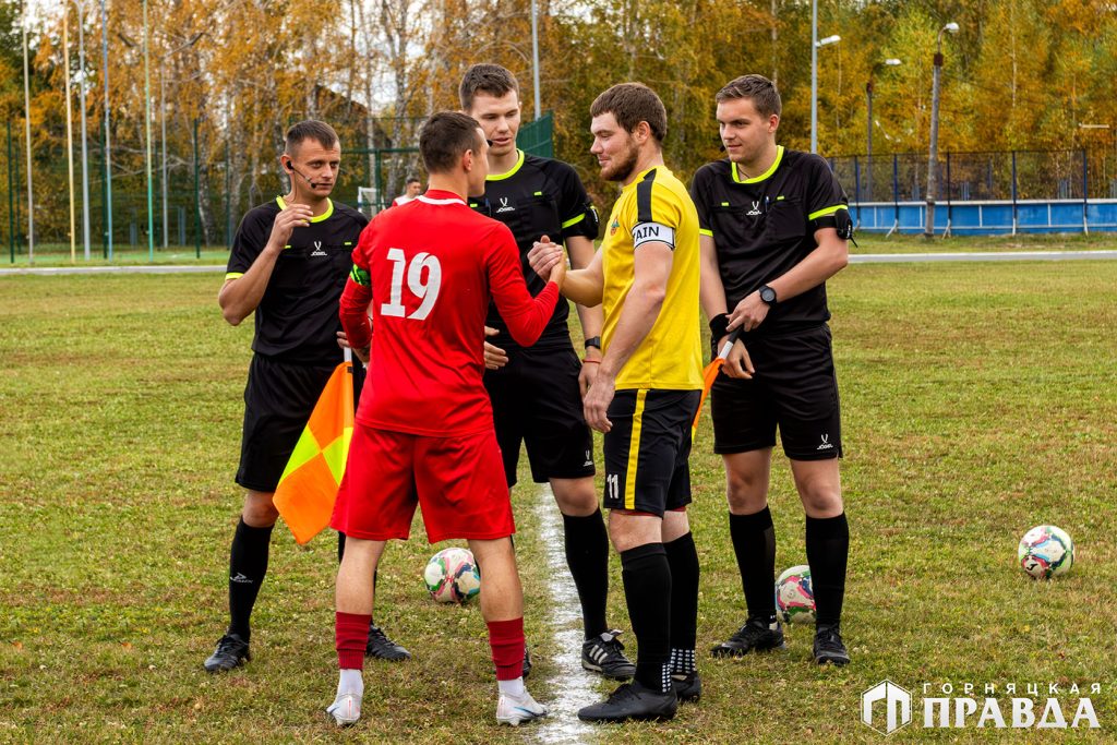 Розинский «Шахтёр» одерживает третью победу подряд в финале чемпионата области!