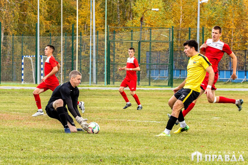 Розинский «Шахтёр» одерживает третью победу подряд в финале чемпионата области!