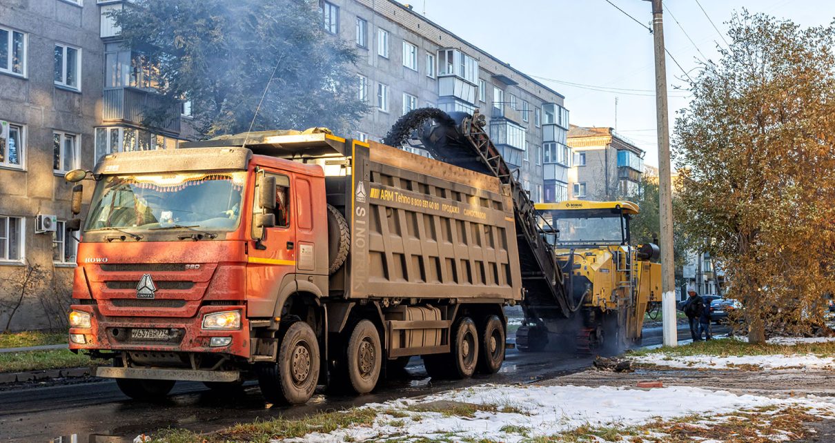 В Коркино хотят успеть до холодов закатать дорогу на улице Сони Кривой