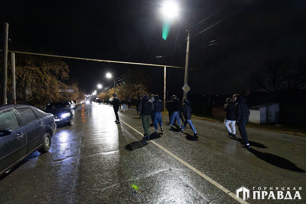 В Коркино в результате общественных волнений сожжено несколько машин