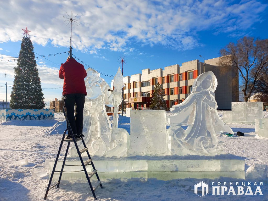 Скоро коркинцы увидят на центральной площади «Серебряное копытце» и «Каменный цветок»