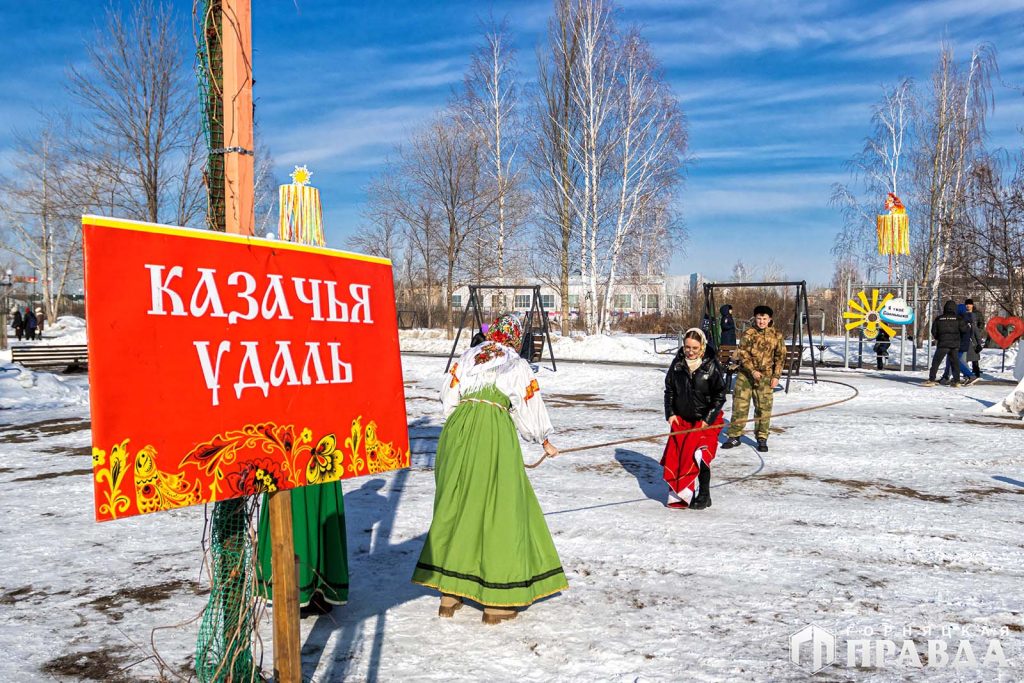 Парад масленичных чучел, народные игры и конкурсы — сегодня коркинцы провожали зиму