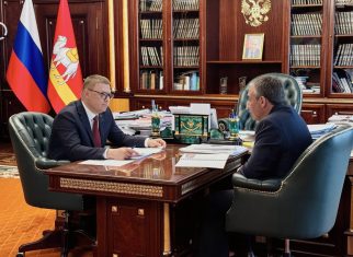 Губернатор Челябинской области Алексей Текслер обсудил с главой Коркинского муниципального округа Александром Орлом социально-экономическое развитие территории
