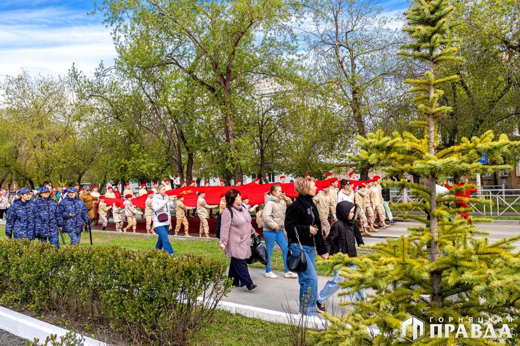 Около 800 человек участвовали сегодня в 74-й эстафете на призы главы Коркинского округа и газеты «Горняцкая правда»