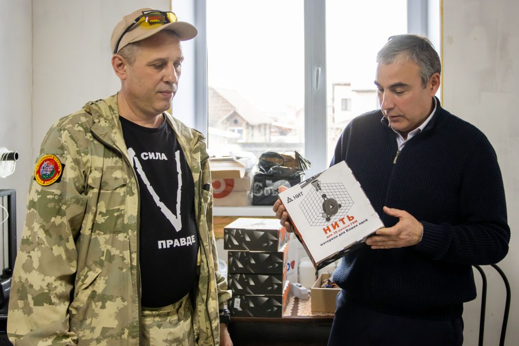 Местные волонтёры производят обвесы на дроны необходимые бойцам в зоне СВО