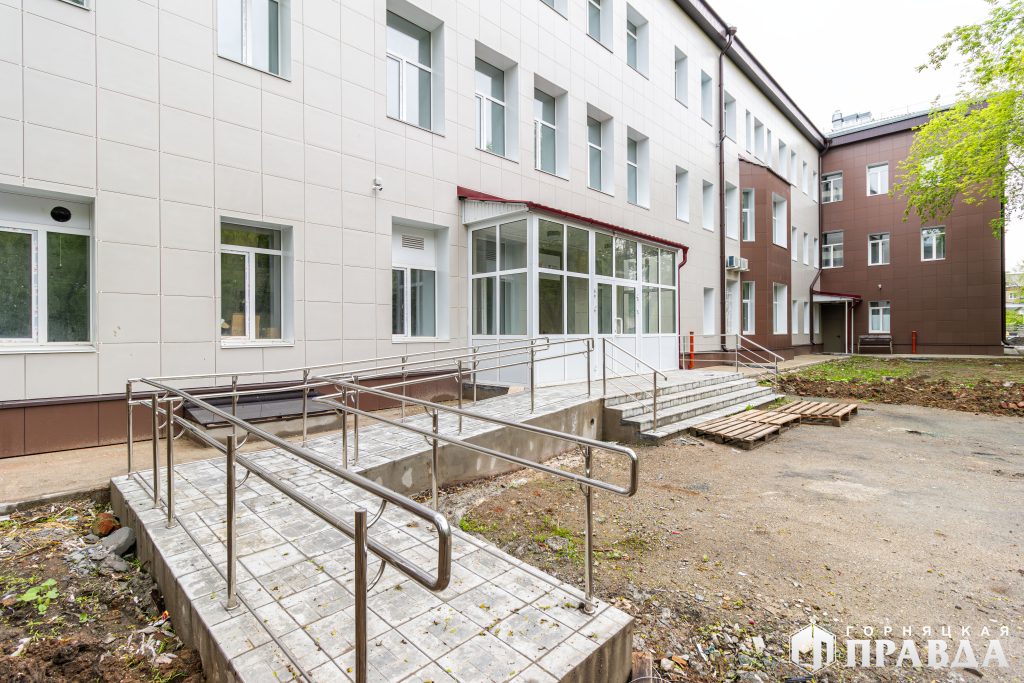 Вчера в Коркинском округе работал первый заместитель председателя Законодательного Собрания Челябинской области Денис Моисеев