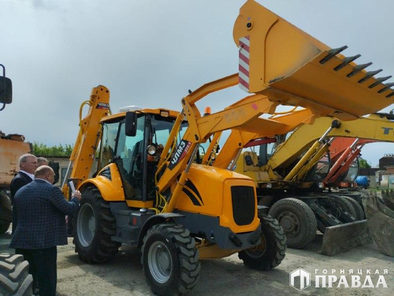 Сегодня в Коркинском округе с рабочим визитом побывал заместитель губернатора Челябинской области Андрей Фалейчик