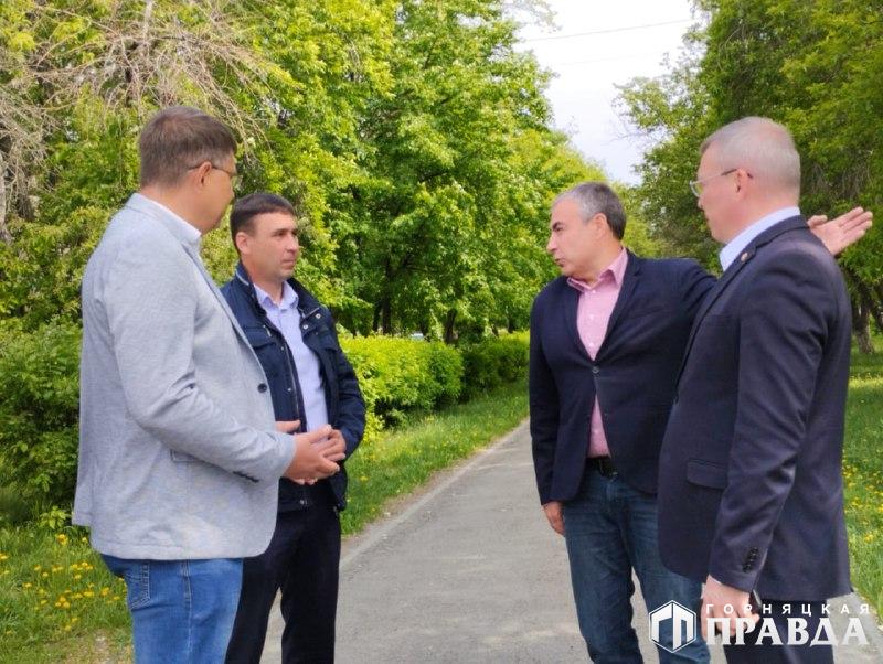 Сегодня в Коркинском округе с рабочим визитом побывал заместитель губернатора Челябинской области Андрей Фалейчик