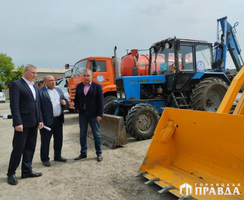 Сегодня в Коркинском округе с рабочим визитом побывал заместитель губернатора Челябинской области Андрей Фалейчик