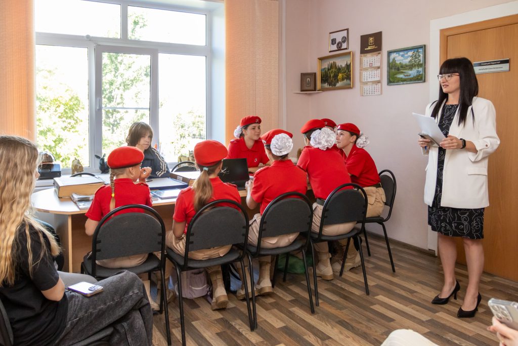 Коркинских юнкоров познакомили с принципами работы современной редакции