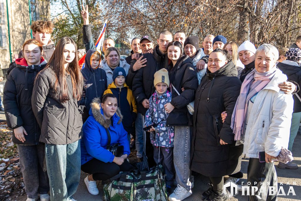 Сегодня девять коркинцев отправились отдавать священный долг Родине
