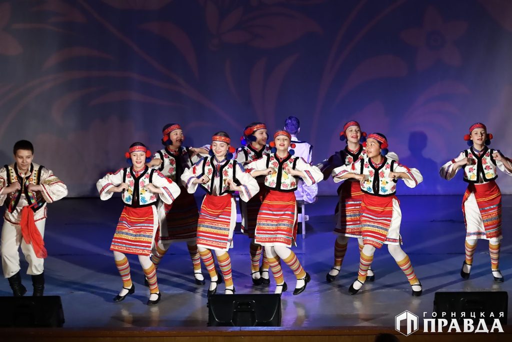 Коркинцы выставкой и концертом отметили День народного единства