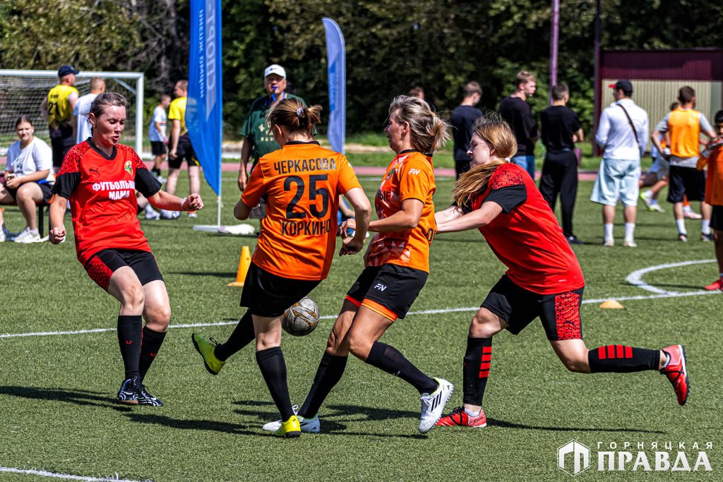 Стали известны имена чемпионов 37-го традиционного турнира по мини-футболу на призы главы Коркинского округа и газеты «Горняцкая правда»