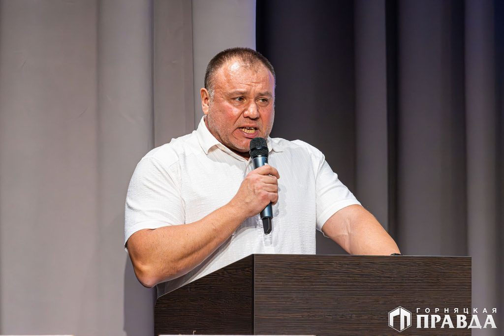 На Розе в Доме культуры «Победа» проходит первый чемпионат области по силовому спорту