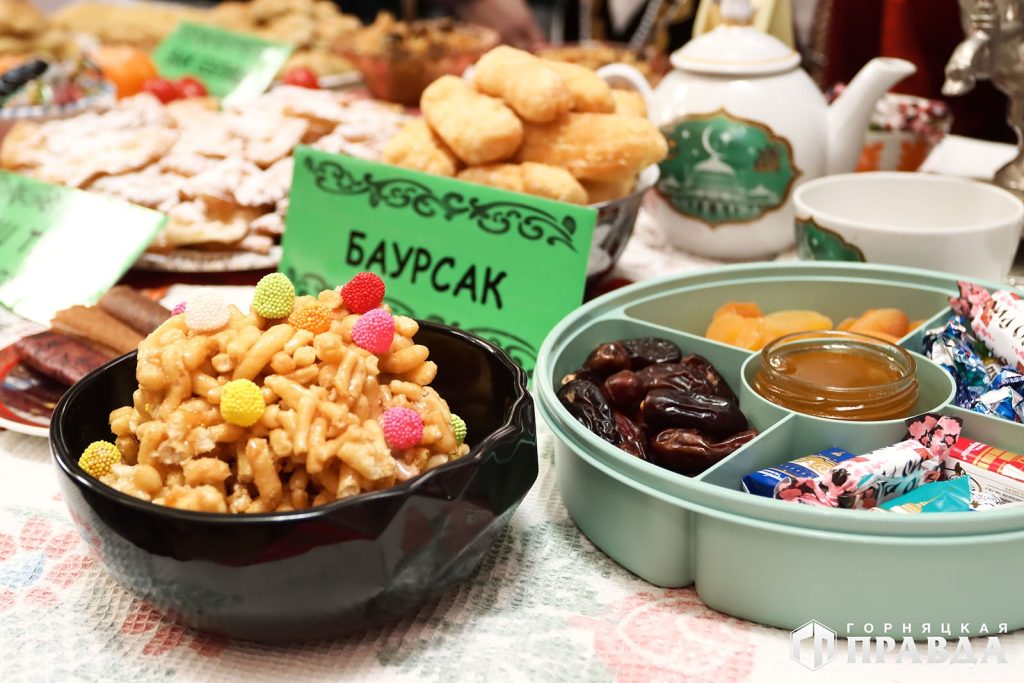 Коркинцы выставкой и концертом отметили День народного единства