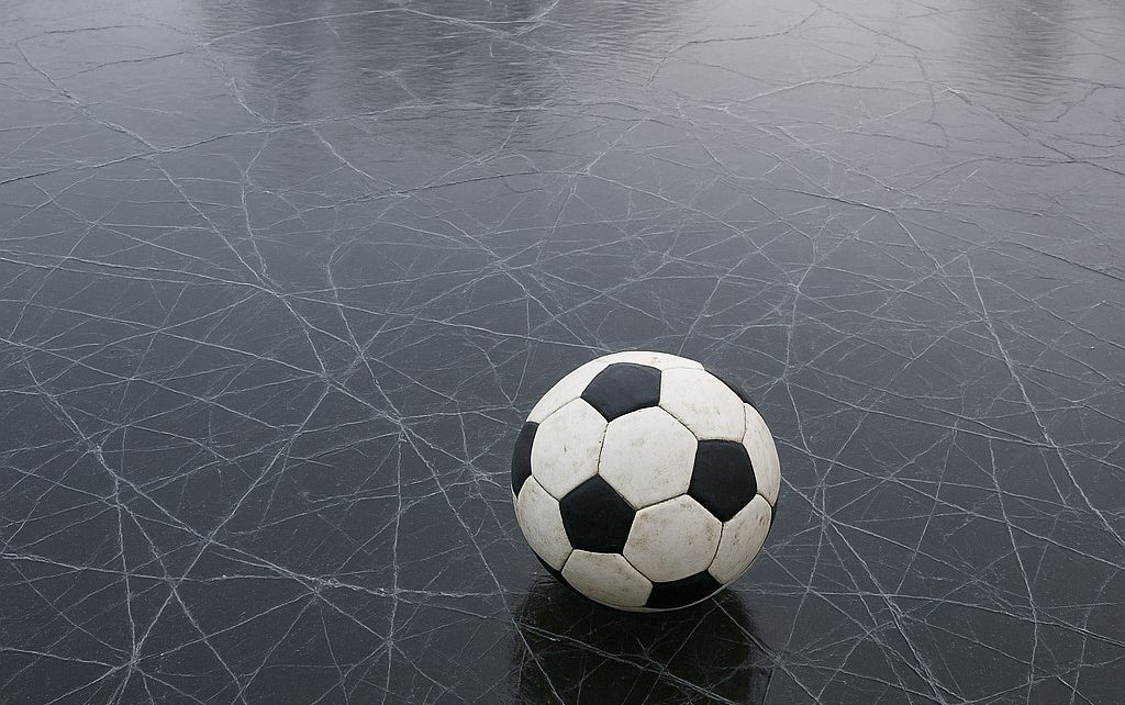 Не оставляйте детей у водоёмов в период становления льда Не оставляйте детей у водоёмов в период становления льда