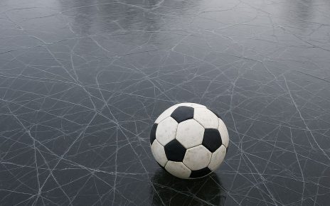 Не оставляйте детей у водоёмов в период становления льда