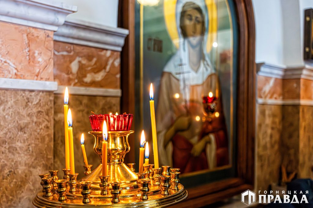 В розинском храме Божественную литургию совершил митрополит Челябинский и Миасский Алексий