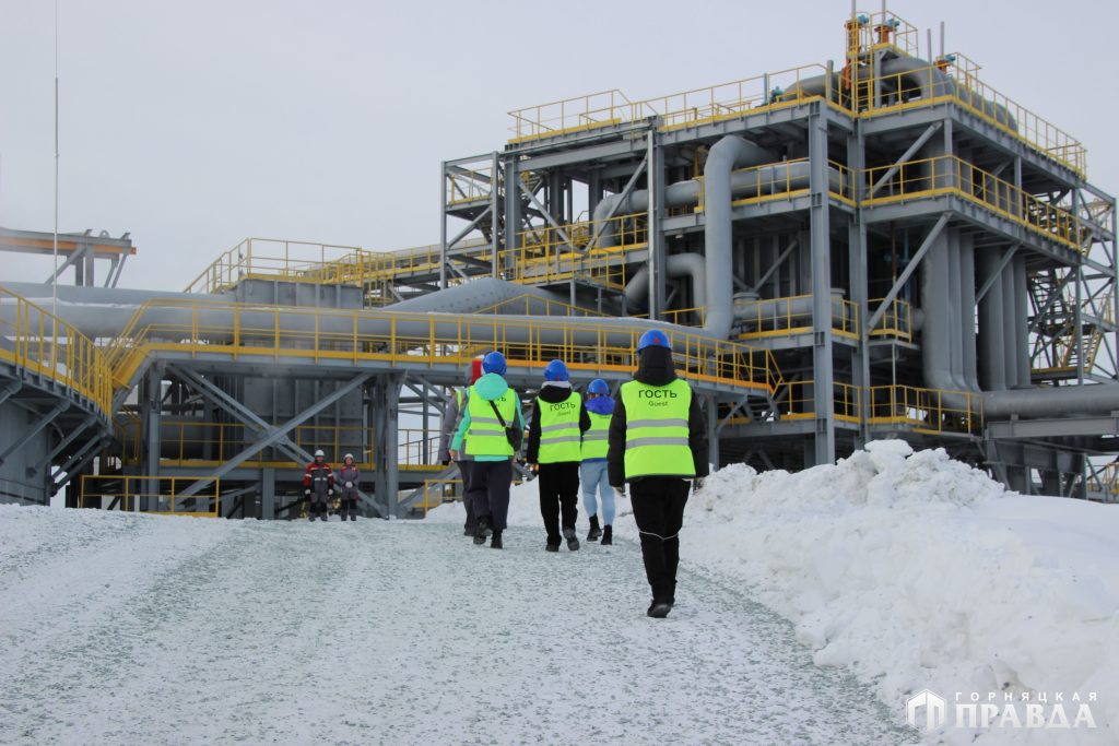 Где рождается медь: студенты Первомайского техникума побывали на Томинском ГОКе