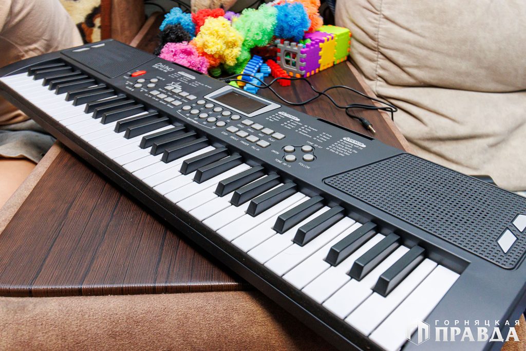 Благотворительный фонд РМК исполнил мечту двух коркинских мальчишек, страдающих серьёзным заболеванием