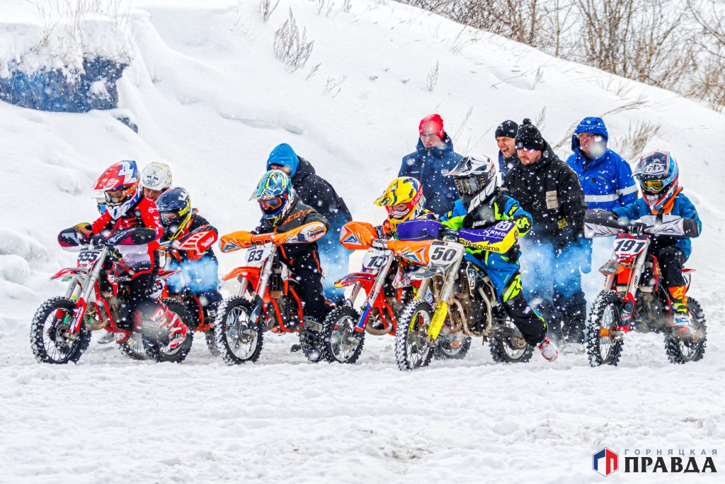 В зимнем мотокроссе в Коркино участвовали 85 гонщиков из Челябинской области и даже из Башкортостана и Екатеринбурга!