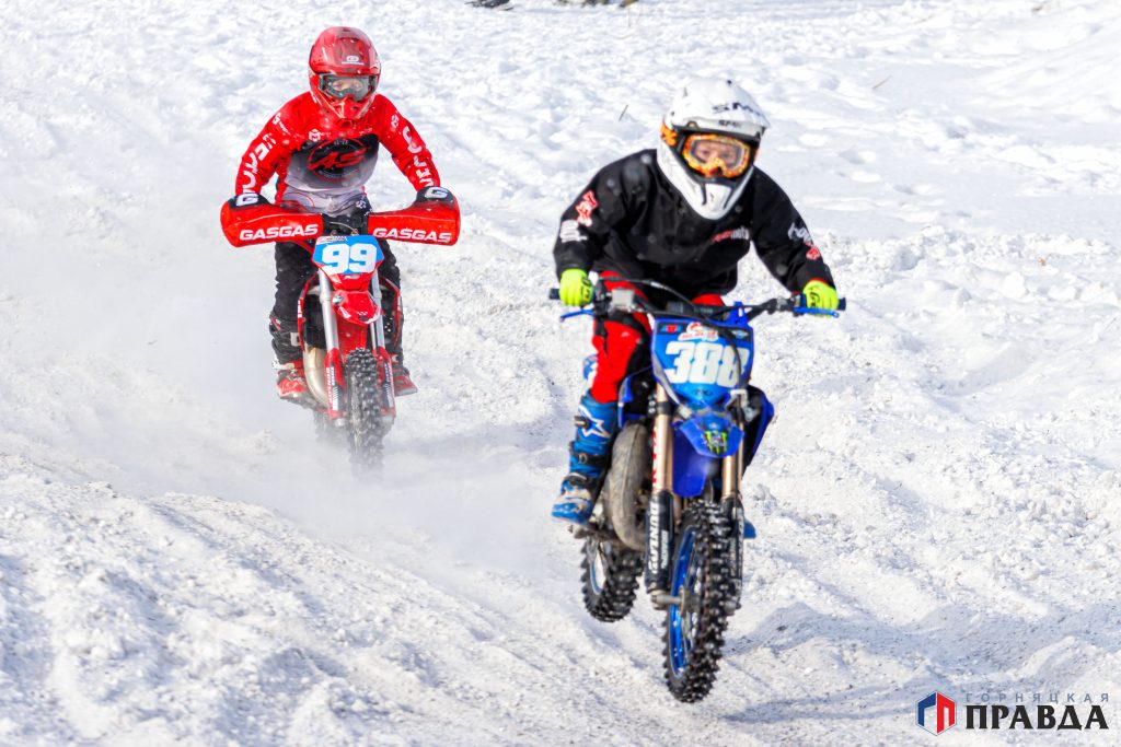 В зимнем мотокроссе в Коркино участвовали 85 гонщиков из Челябинской области и даже из Башкортостана и Екатеринбурга!