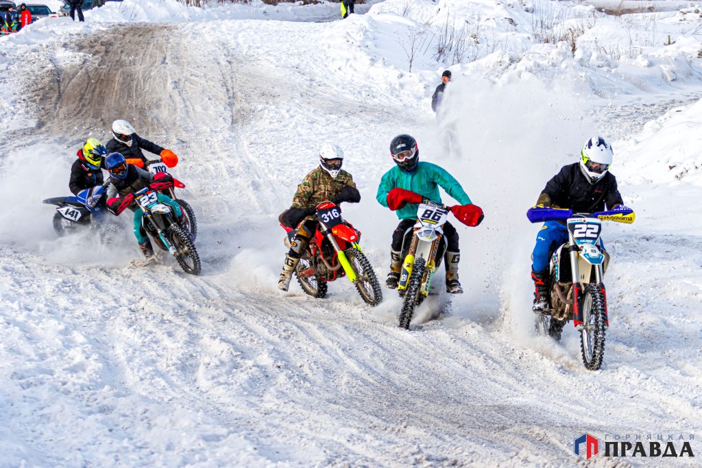 В зимнем мотокроссе в Коркино участвовали 85 гонщиков из Челябинской области и даже из Башкортостана и Екатеринбурга!
