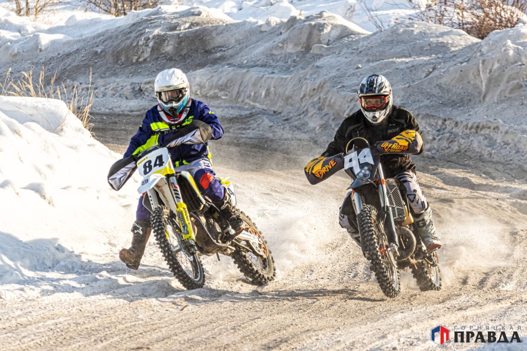 В зимнем мотокроссе в Коркино участвовали 85 гонщиков из Челябинской области и даже из Башкортостана и Екатеринбурга!