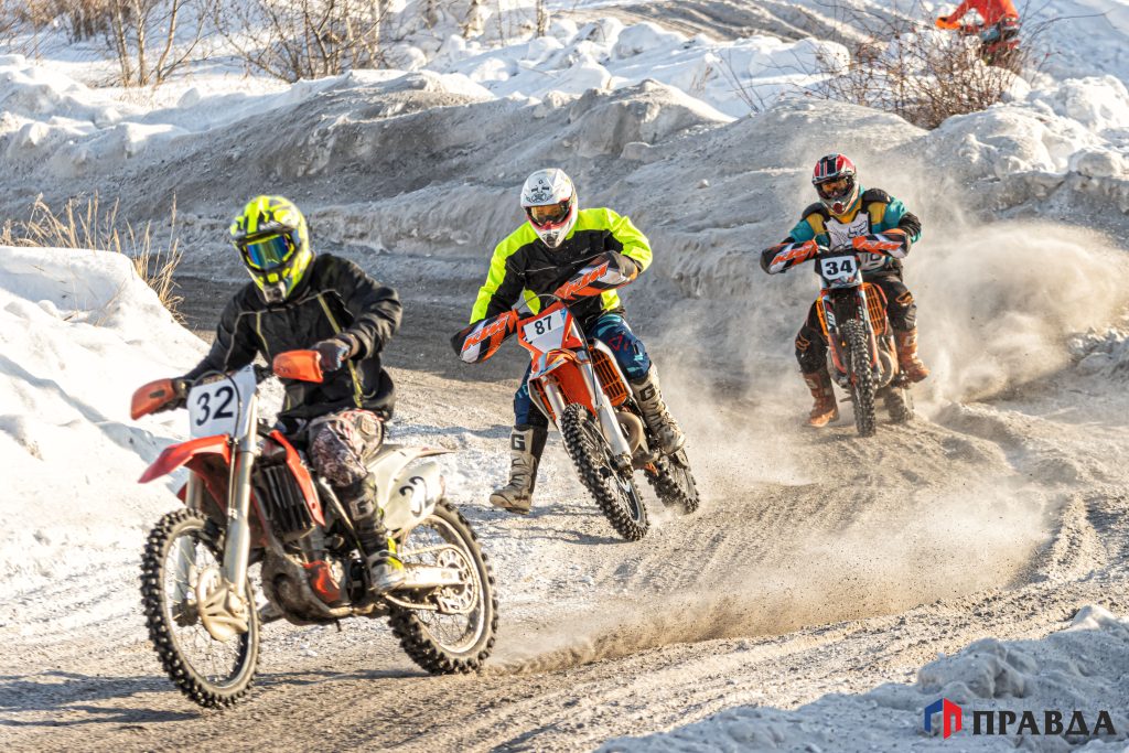 В зимнем мотокроссе в Коркино участвовали 85 гонщиков из Челябинской области и даже из Башкортостана и Екатеринбурга!