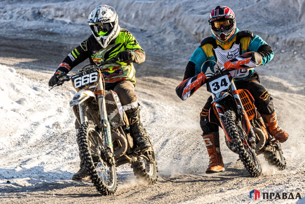 В зимнем мотокроссе в Коркино участвовали 85 гонщиков из Челябинской области и даже из Башкортостана и Екатеринбурга!