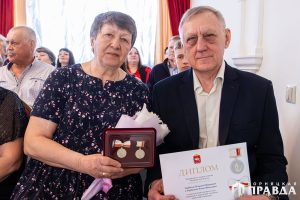 Коркинские юбиляры получили знаки отличия «Семейное счастье»