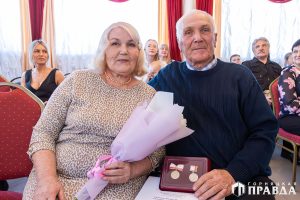 Коркинские юбиляры получили знаки отличия «Семейное счастье»
