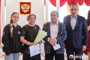Коркинские юбиляры получили знаки отличия «Семейное счастье»