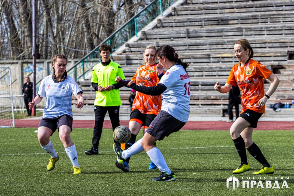 На Кубке коркинской весны наградили все одиннадцать команд