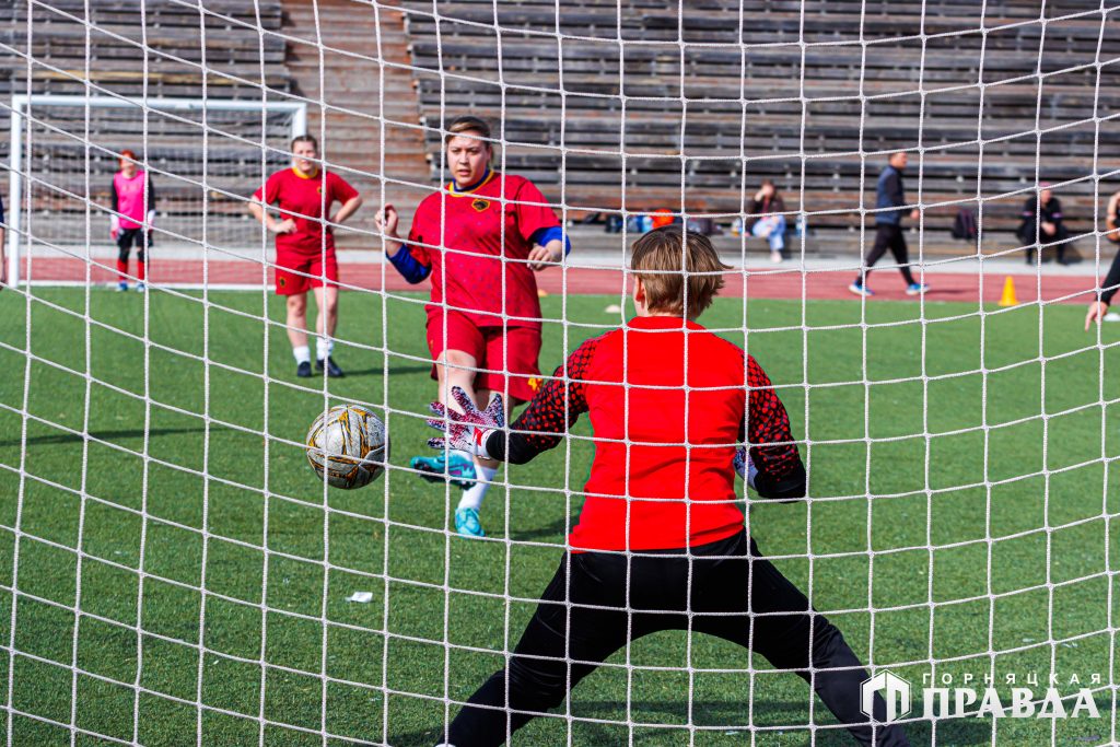 На Кубке коркинской весны наградили все одиннадцать команд